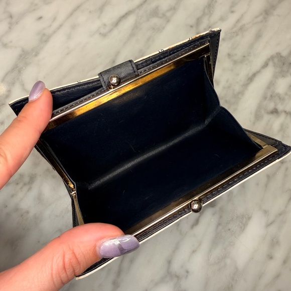 MCM White & Navy Blue Duffel Gold Accents with Matching Kiss Lock Wallet EUC - Picture 13 of 13